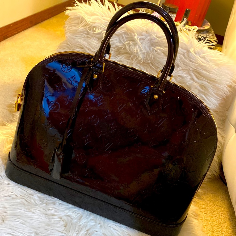 LV GM handbag, dustbag included